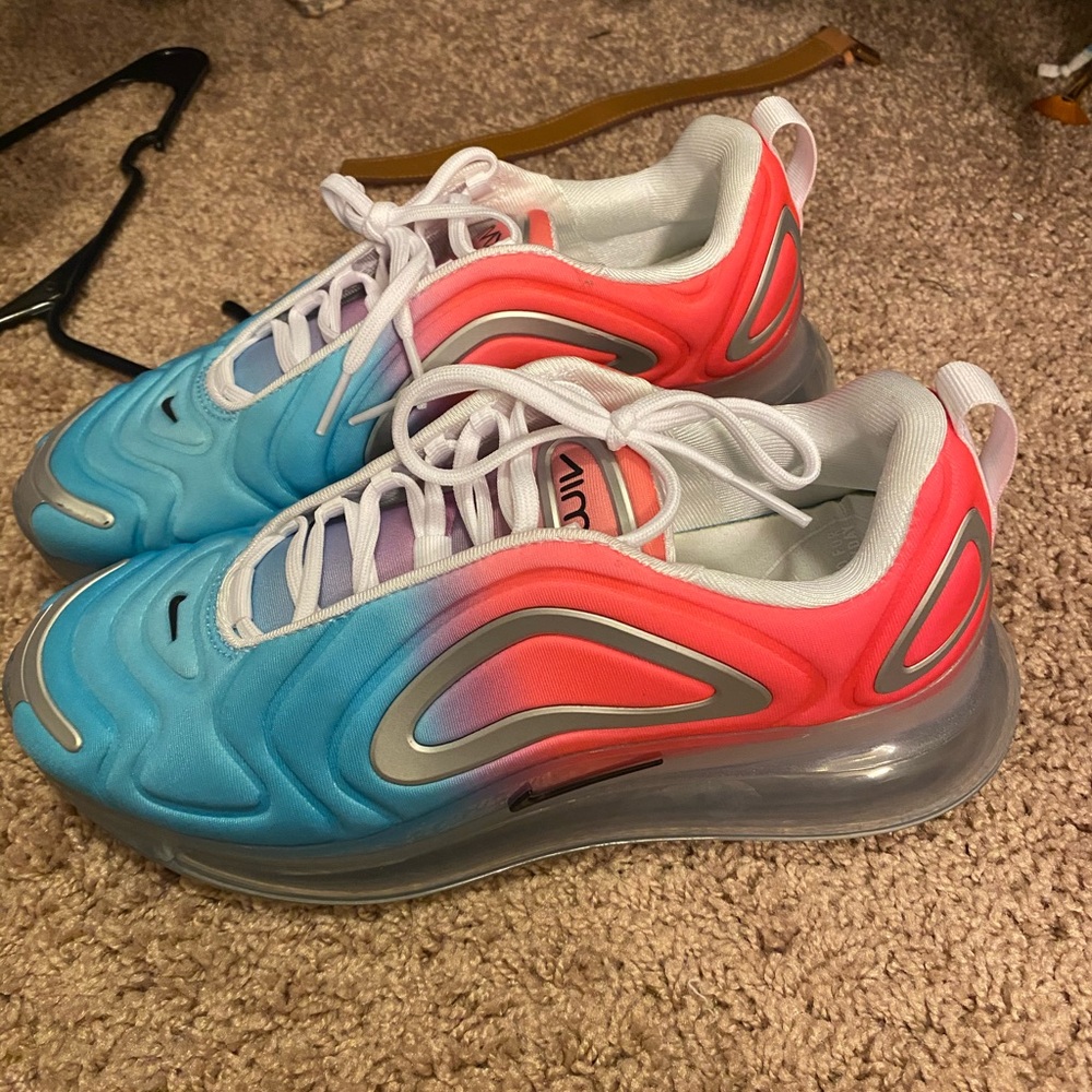 Nike air maxs
